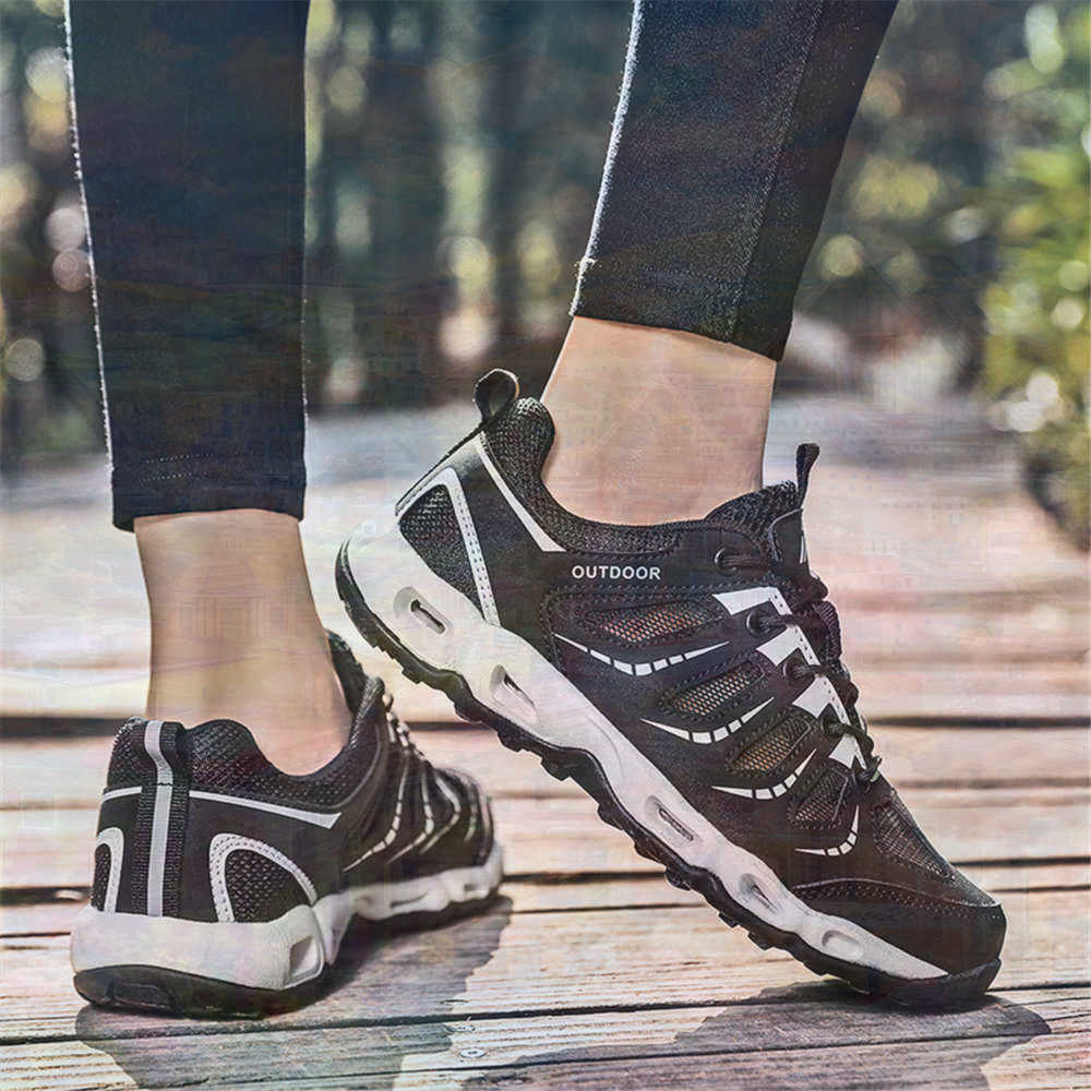 Sumer Round Tip Silver Sneaker - огляд і ціна Vintage Items Collection