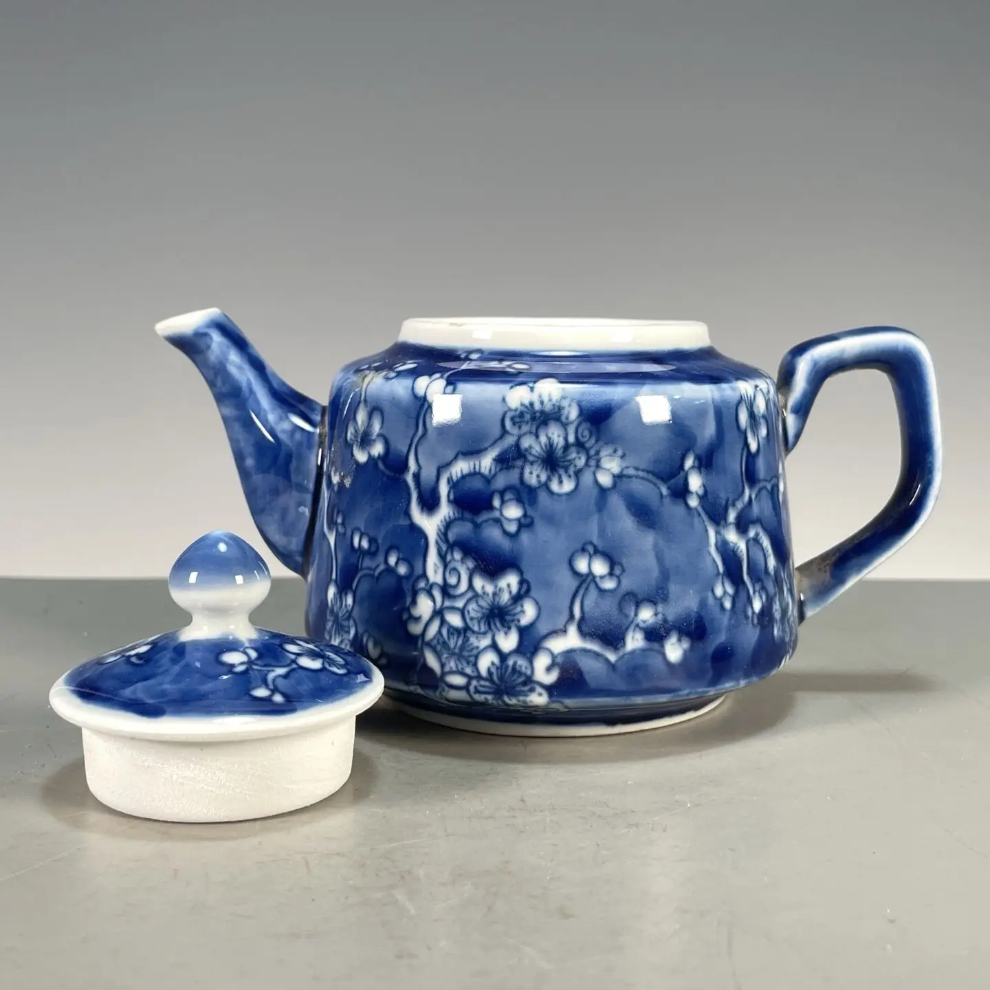 Hand Painted Blue White Flat P - огляд і ціна Vintage Collectible Pottery